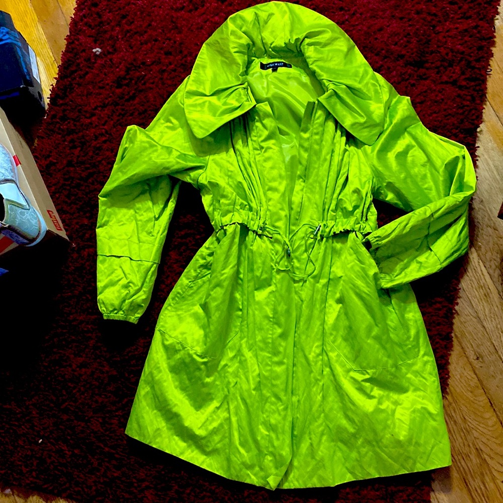 Spring 3/4 length line green coat